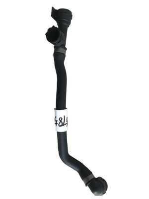 Le tuyau de refroidissement de la BMW 5 6 7 8 G30