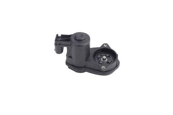 Le moteur est équipé d'un bouton de freinage.